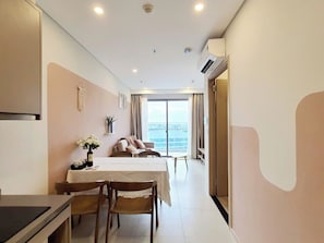 Apartment, 1 Bedroom | Egyptian cotton sheets, premium bedding, pillowtop beds