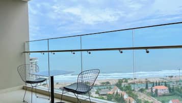Deluxe Apartment, 3 Bedrooms, Sea View | Balcony