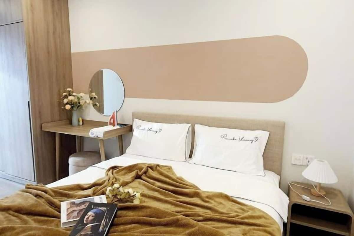 3 bedrooms, Egyptian cotton sheets, premium bedding, pillow-top beds