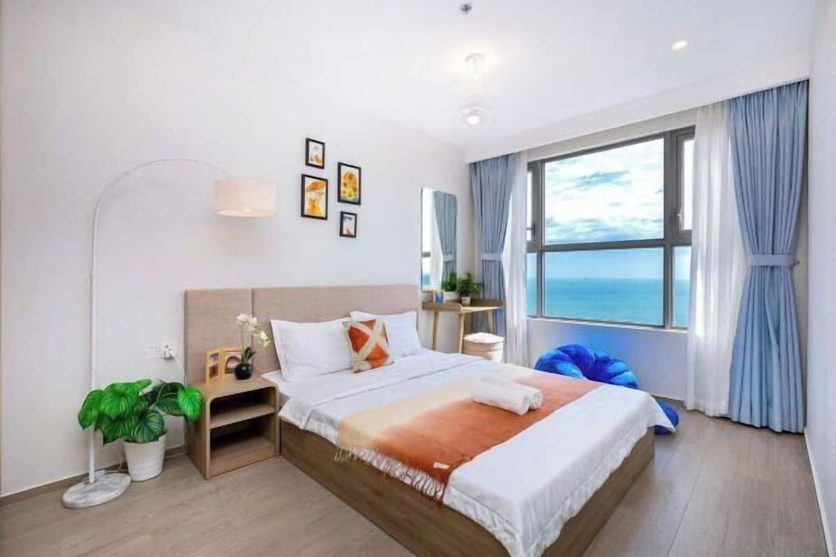 3 bedrooms, Egyptian cotton sheets, premium bedding, pillow-top beds