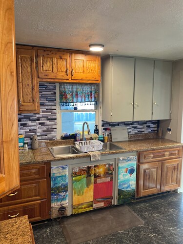 Delightful 3-bedroom COZY ROOMY  house  in Beautiful Powell WYOMING with WiFi !