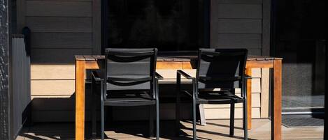 تناول الطعام بالخارج