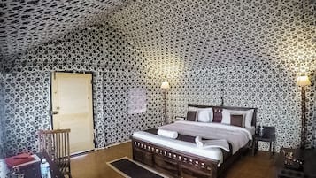 Tent | Peralatan tempat tidur premium, busa memori, meja
