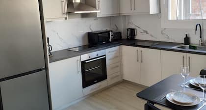Familiar, Spacious, Near city center 5 - 8 min walk