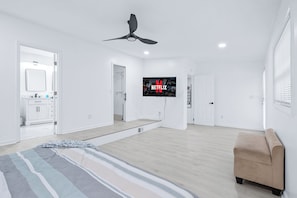 5 chambres, coffre-fort, bureau, fer et planche à repasser