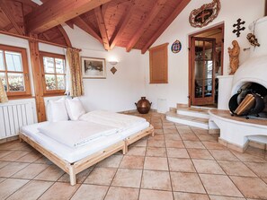 3 bedrooms, Internet