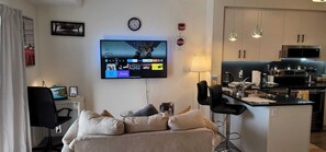 Interior - Cozy Condo-Apartment/Suite in Brampton (Brampton)