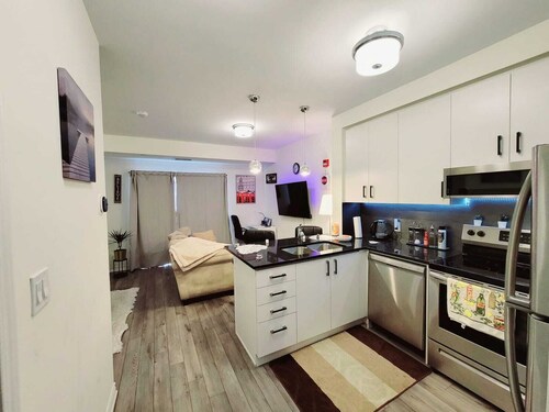 Cozy Condo-Apartment/Suite in Brampton