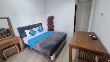 Quarto casal standard | Escrivaninha, Wi-Fi de cortesia