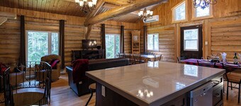 Le RUSTIK SPA privé/Table de Billard/foyer 5 rooms:9 queen-size beds-2 sofa beds