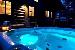 Tina de hidromasaje al aire libre