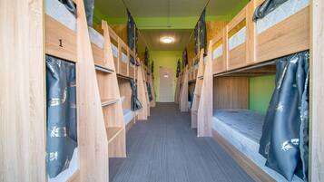Male Dorm | Laptop workspace, free WiFi, bed sheets