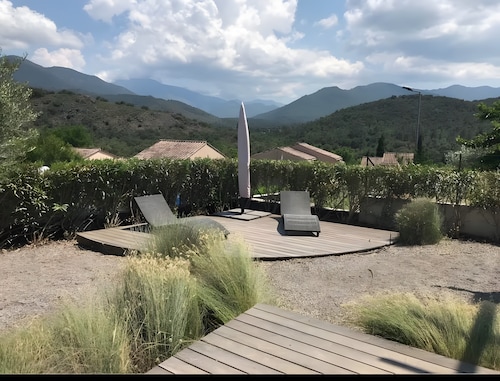 Appartement "Cismonte" avec vue sur les montagnes, terrasse privée et Wi-Fi