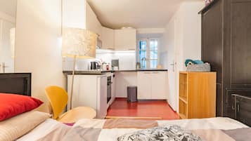 1 chambre, fer et planche Ă  repasser, Wi-Fi gratuit, draps fournis
