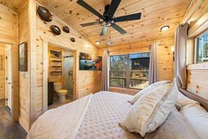 2 間睡房、熨斗/熨衫板、可攜式嬰兒床、免費 Wi-Fi