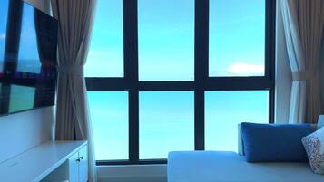 Departamento, 2 habitaciones, vista al océano | 2 habitaciones, escritorio y espacio para trabajar con laptop