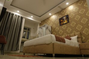 Deluxe Double Room | Premium bedding, minibar, soundproofing, free WiFi - The Sandalwood By La Carnation (Sohna)