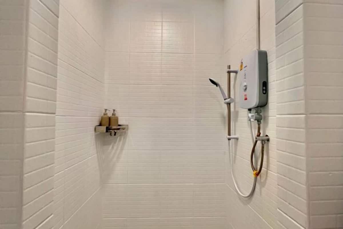 Bagno | Doccia, asciugacapelli, asciugamani, sapone