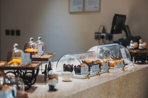 Tägliches kontinentales Frühstück gegen Gebühr