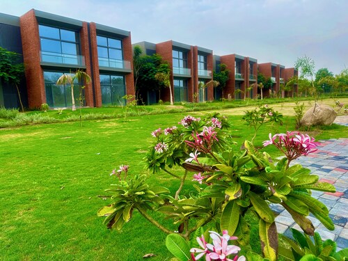 1-bedroom apartment in fabulous Vadodara with fitness room with all amenities. 