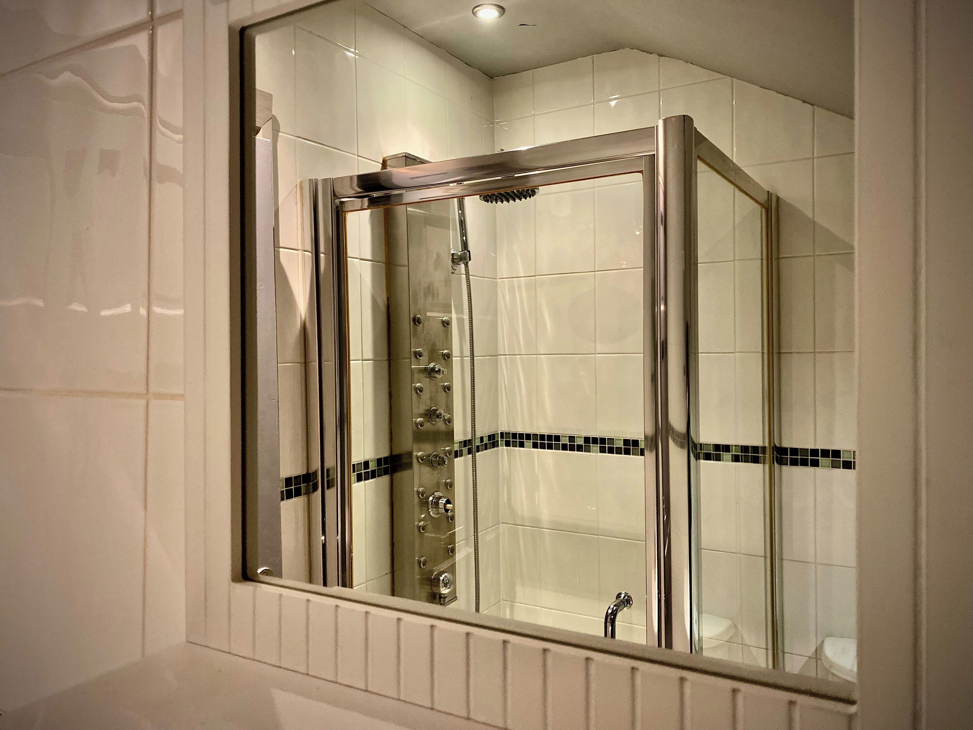 House | Bathroom | Separate bathtub and shower, deep-soaking bathtub, hair dryer, towels