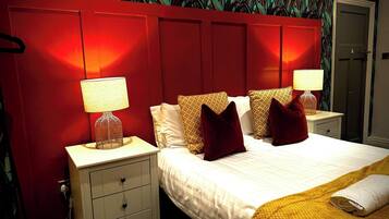 Nhà | 4 phòng ngủ, bàn ủi/dụng cụ ủi quần áo