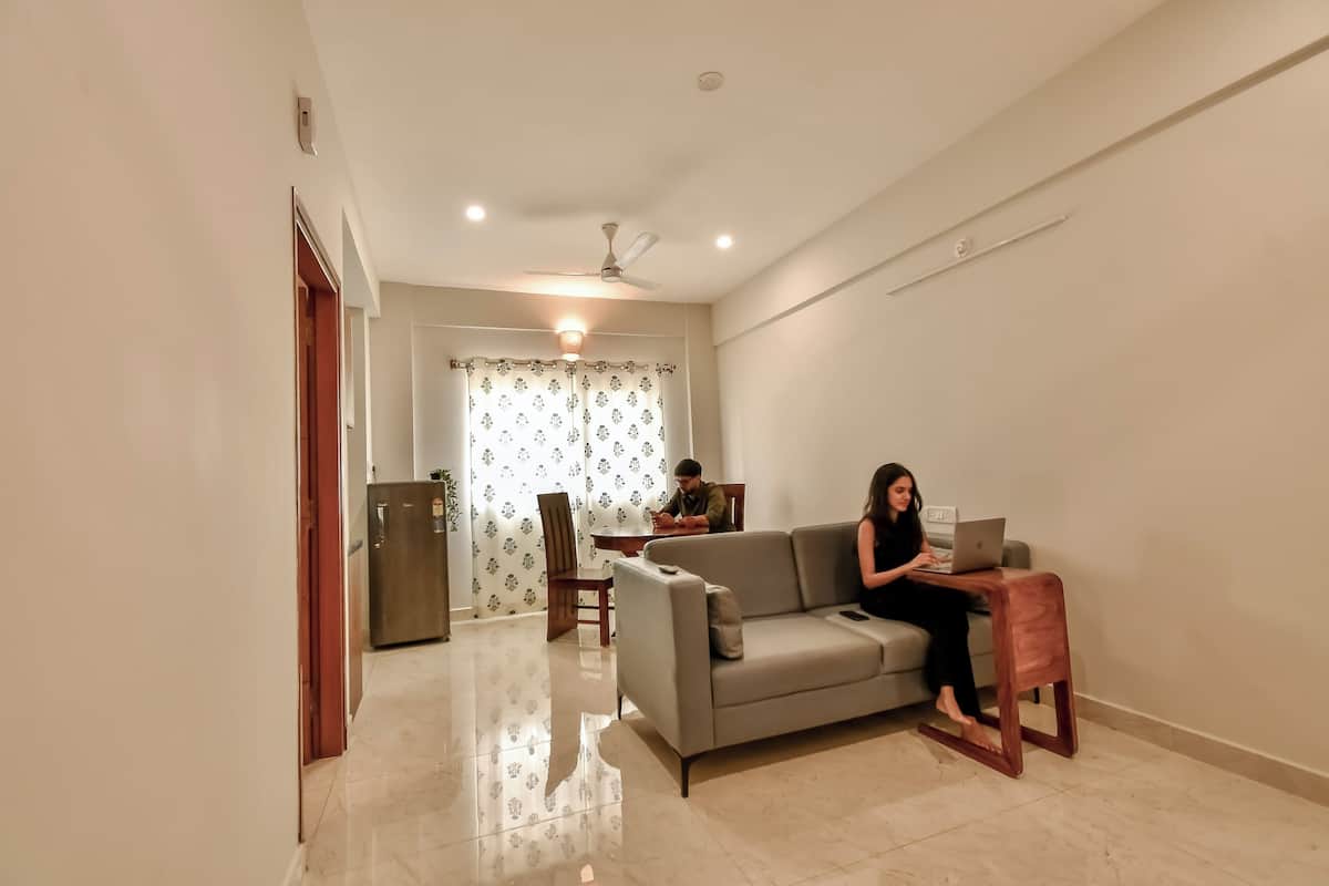 Appartamento Superior, 1 letto queen | Area soggiorno | TV LED