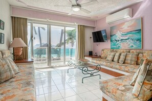 Deluxe Apartment, Balcony, Sea View | Living area | TV - Playa Azul Apt with Sea views & Pool (Manzanillo)
