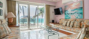 Playa Azul Apt with Sea views & Pool
