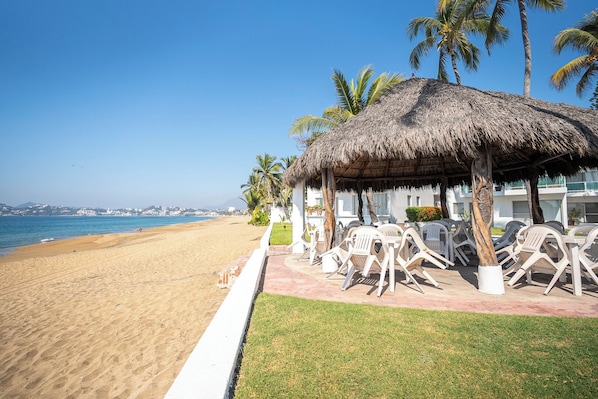 On the beach - Playa Azul Apt with Sea views & Pool (Manzanillo)
