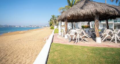 Playa Azul Apt with Sea views & Pool