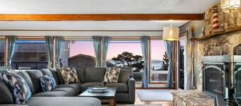 Stunning Ocean View, Pet Friendly, Deck w/Hot Tub, Pool Table, Foosball, 1 Block to Beach