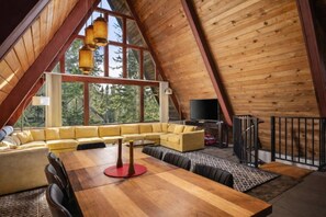 TV, fireplace, table football, ping pong - Incredible A-Frame Escape in the Heart of Government Camp, Perfect All Year, Walk to Everything (Government Camp)