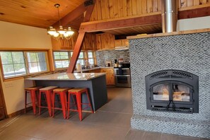 冷蔵庫、オーブン、コンロ、コーヒー / ティーメーカー