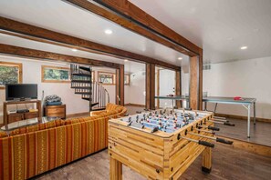 Unclassified image, 4 of 38, button