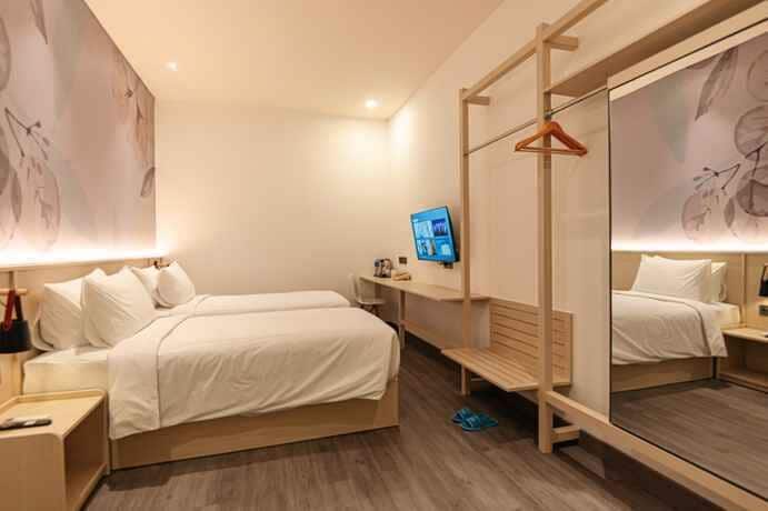 Superior Twin Room | Desk, laptop workspace, free WiFi