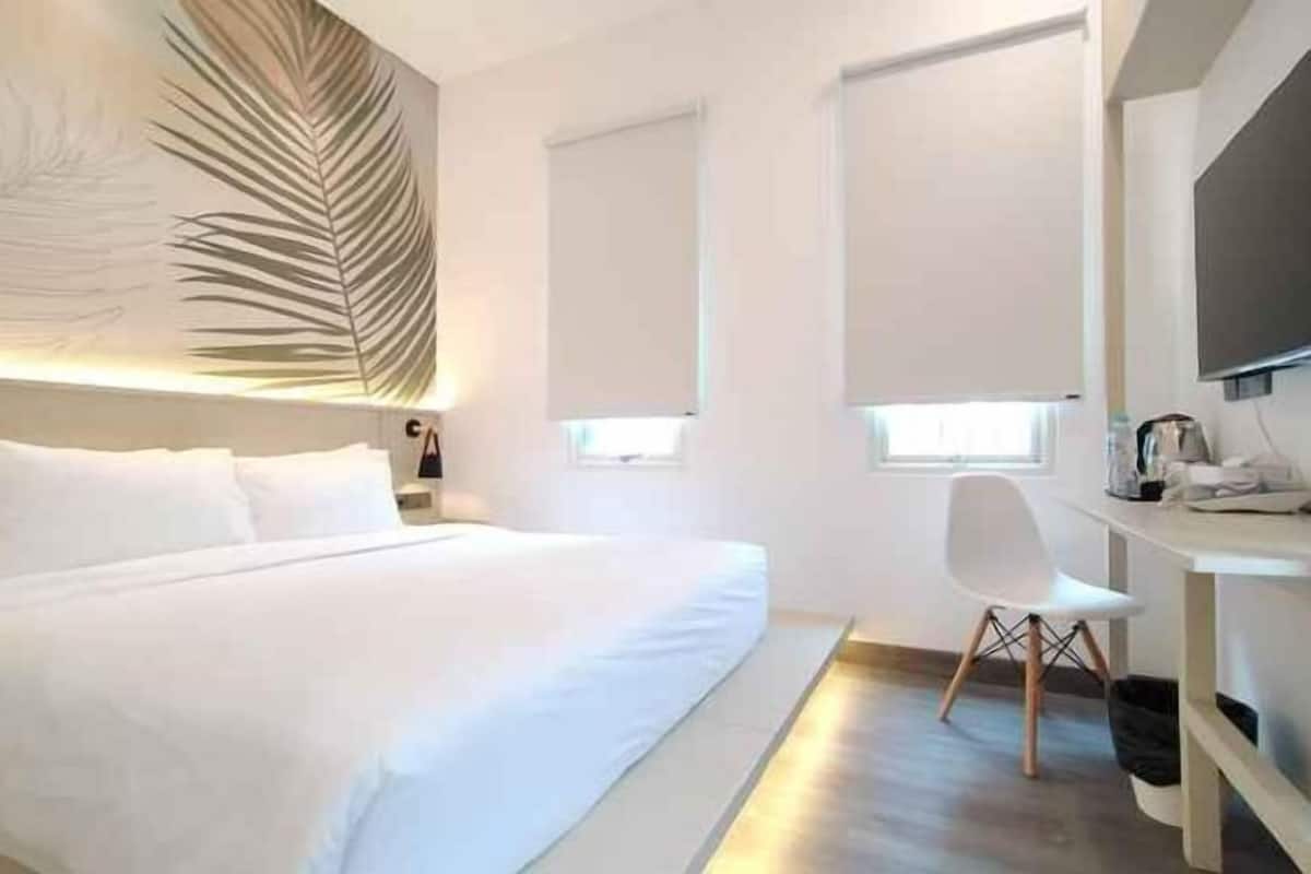 Skrivbord, arbetsyta för laptop och gratis wi-fi