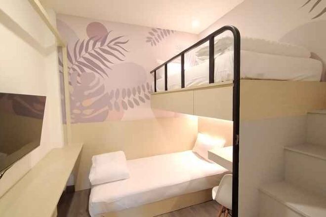 Skrivbord, arbetsyta för laptop och gratis wi-fi