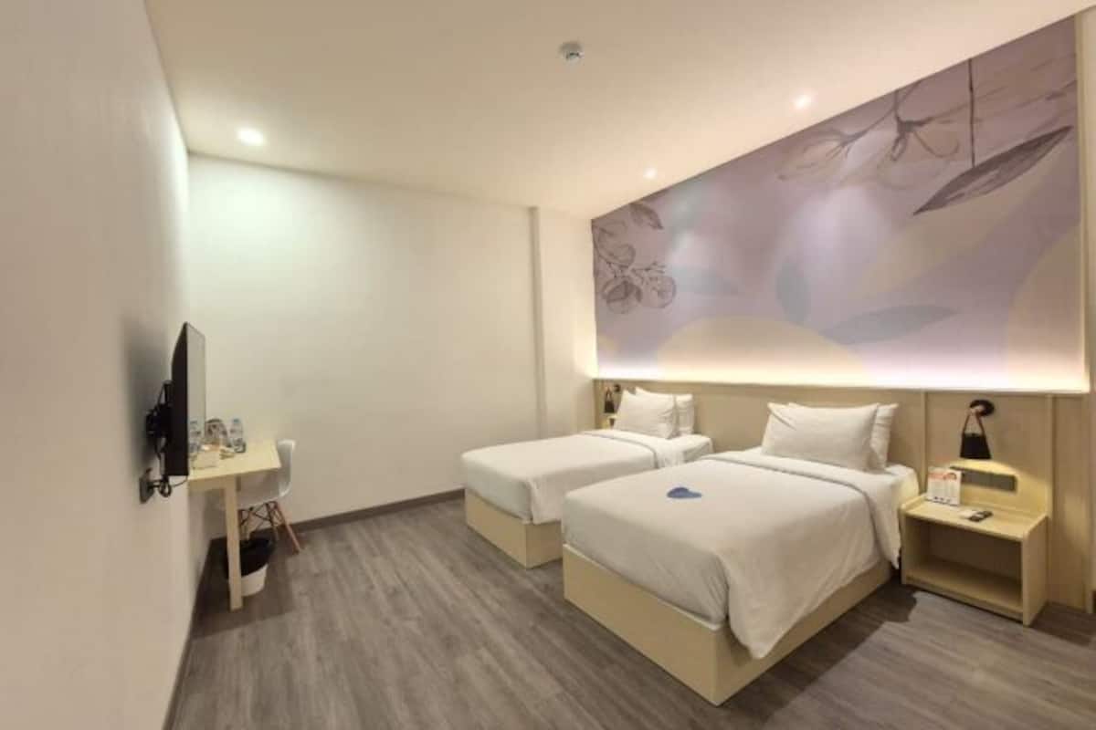 Bàn, khu vực làm việc phù hợp cho laptop