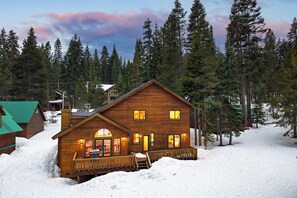 Exterior - 5 Mins to Ski Resort w/ Ping Pong, Pool Table & Deck | Donner Ridge by AvantStay (Truckee)