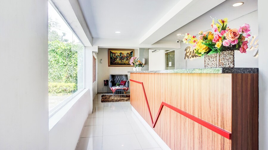 ホテル O メダン シティ ニア サン プラザ フォーマリー レジデンス アヌグラ