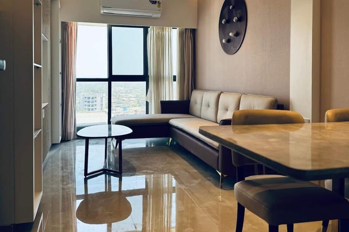 1 BHK Queen | Living area