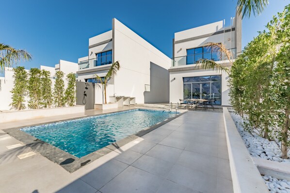 Pool - Modern 3BR w/ Mountain Views & Private Pool in Al Dana , Sharm by Deluxe Holiday Homes (Fujairah)