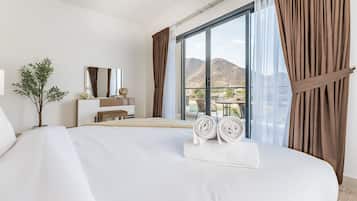 4 bedrooms, iron/ironing board, free WiFi, bed sheets