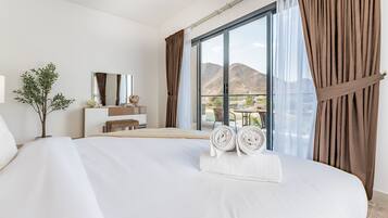 4 bedrooms, in-room safe, iron/ironing board, free WiFi