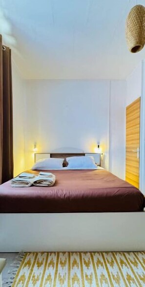 2 habitaciones, tabla de planchar con plancha y wifi gratis 