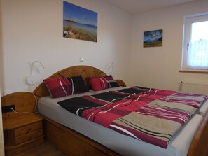 2 bedrooms, bed sheets