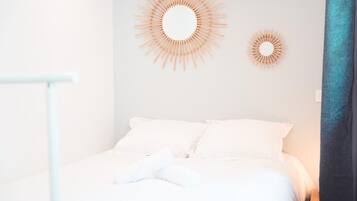 1 slaapkamer, een strijkplank/strijkijzer, reisbedje, gratis wifi