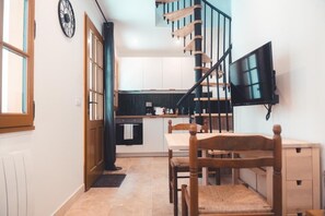 Dining - Le Colimaçon - Half-timbered house (Tours)