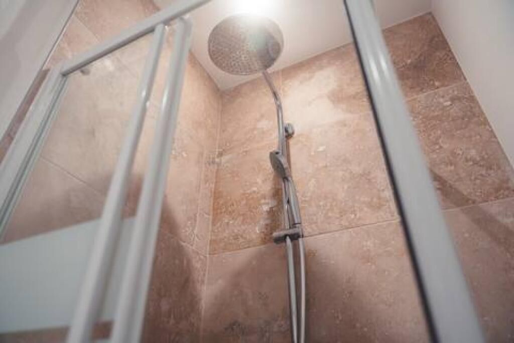 Een douche, een haardroger